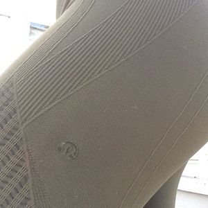 olive green, cropped Lululemon leggings